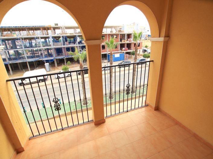 Image No.21-2 Bed Townhouse for sale