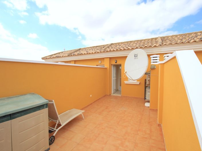 Image No.26-2 Bed Townhouse for sale