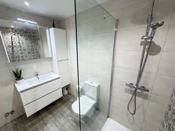 491742bed2bathlazeniaapartment151025155155dol