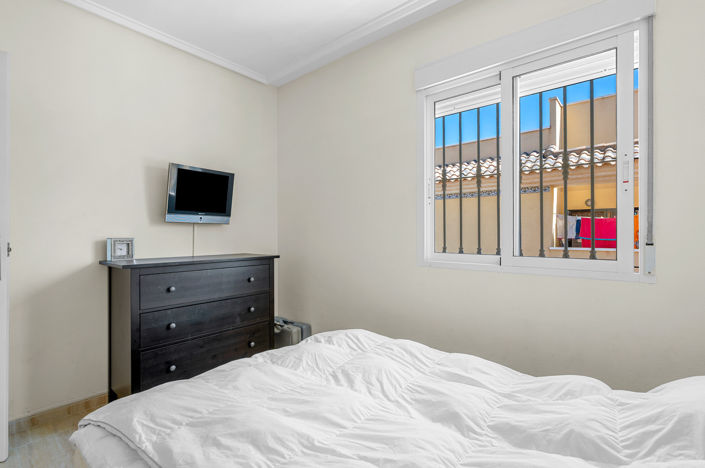 Image No.15-3 Bed Apartment for sale