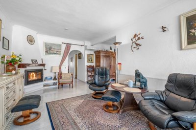 49184largesemidetachedpropertyclosetopuntapri