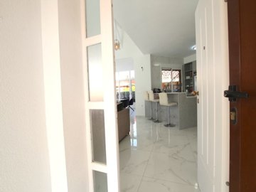 49187atrulyimpressivedetachedvillatheperfectf