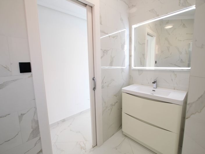 Image No.26-6 Bed Villa for sale