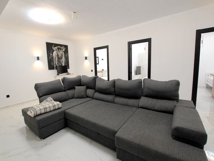 Image No.29-6 Bed Villa for sale