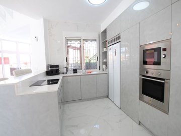 49187atrulyimpressivedetachedvillatheperfectf