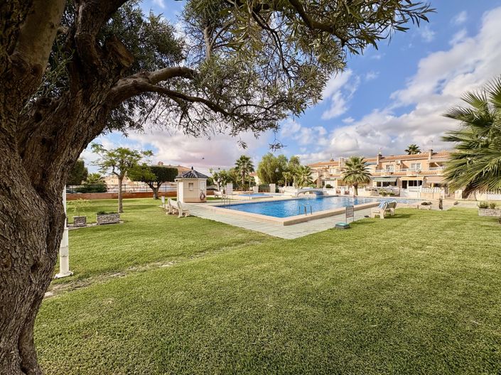 Image No.18-3 Bed Townhouse for sale