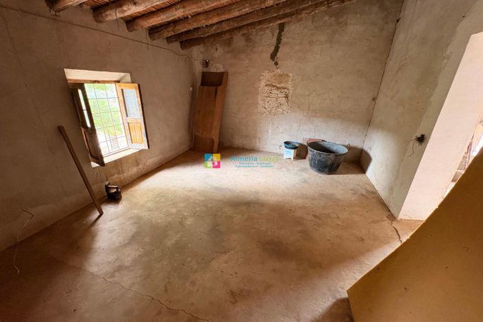 Image No.17-3 Bed Country House for sale