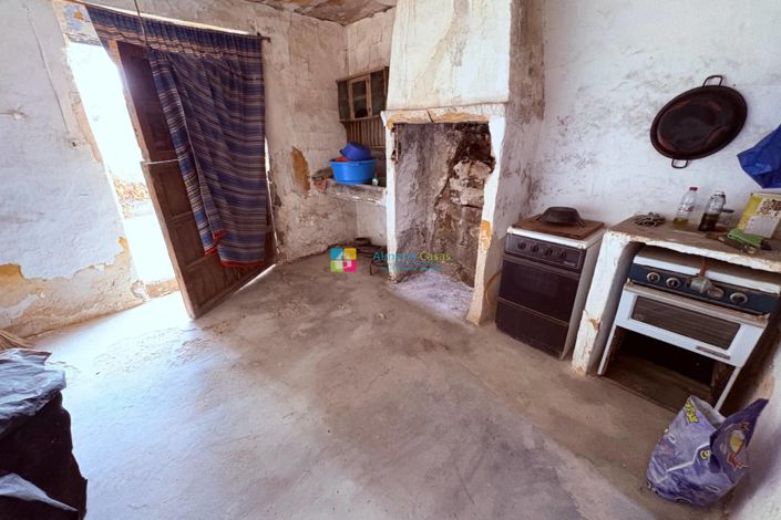 Image No.31-3 Bed Country House for sale