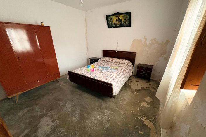 Image No.7-3 Bed Country House for sale