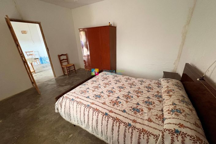 Image No.9-3 Bed Country House for sale