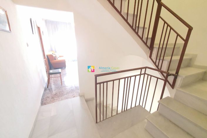 Image No.12-6 Bed Townhouse for sale