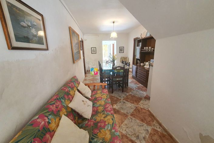 Image No.3-6 Bed Townhouse for sale