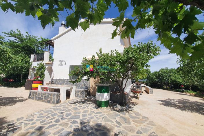 Image No.2-5 Bed Country House for sale