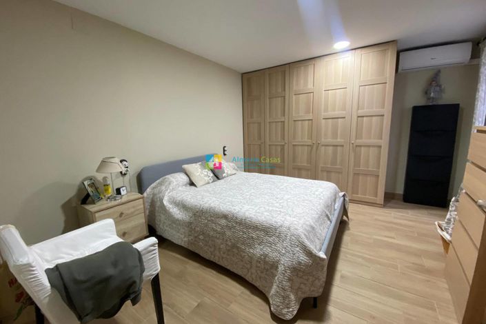 Image No.11-5 Bed Country House for sale