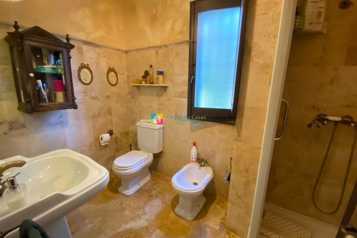 Image No.19-5 Bed Country House for sale