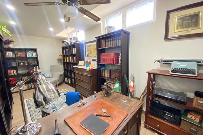 Image No.17-5 Bed Country House for sale