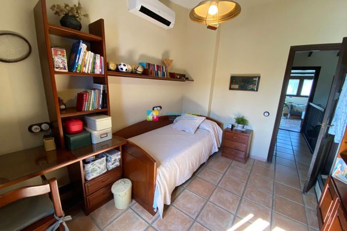 Image No.31-5 Bed Country House for sale