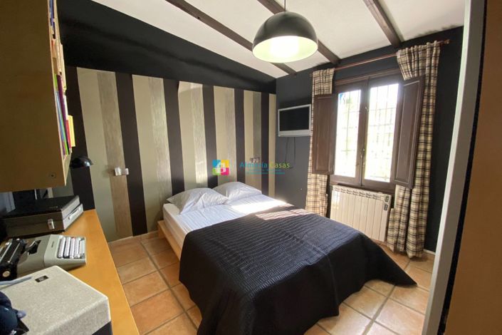 Image No.33-5 Bed Country House for sale