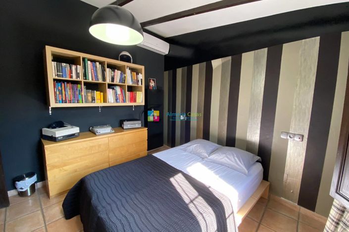 Image No.35-5 Bed Country House for sale