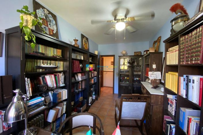 Image No.38-5 Bed Country House for sale