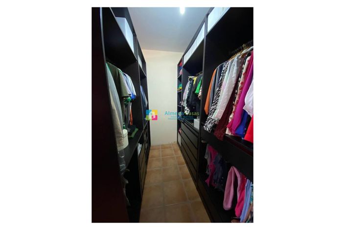 Image No.41-5 Bed Country House for sale