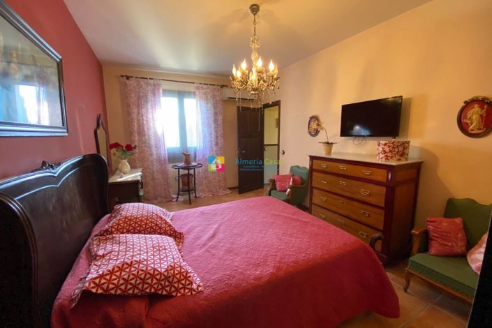 Image No.42-5 Bed Country House for sale