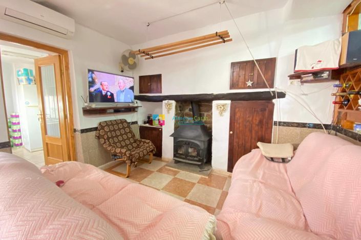 Image No.12-3 Bed Country House for sale