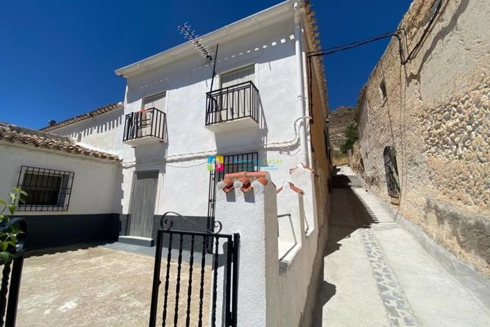 Image No.1-5 Bed Townhouse for sale