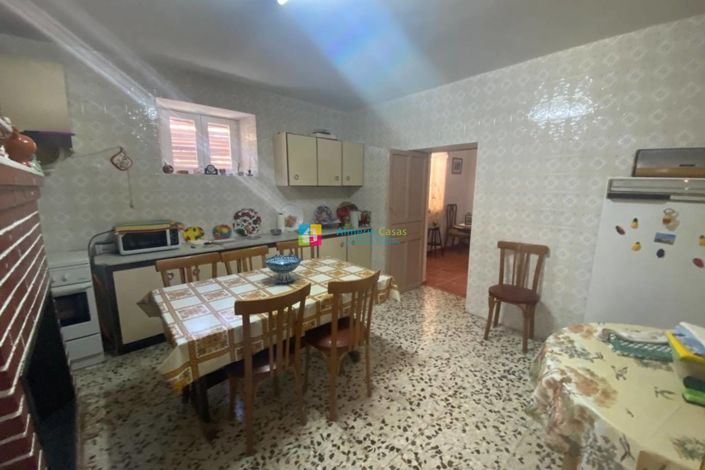 Image No.42-5 Bed Townhouse for sale