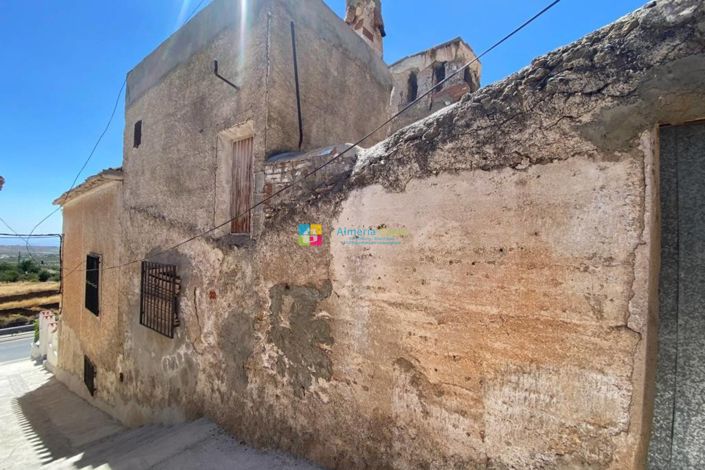 Image No.45-5 Bed Townhouse for sale