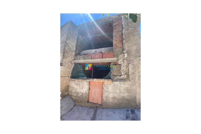 Image No.50-5 Bed Townhouse for sale