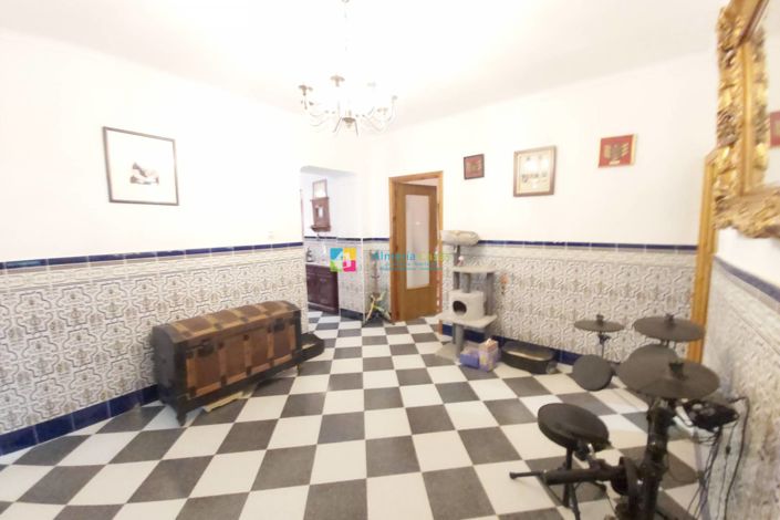 Image No.40-7 Bed Country House for sale