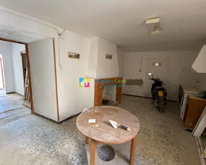 Image No.12-3 Bed Townhouse for sale