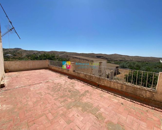 Image No.18-3 Bed Townhouse for sale