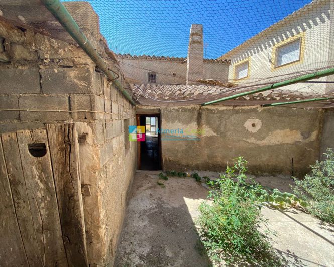 Image No.20-3 Bed Townhouse for sale