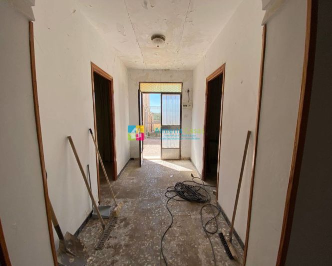 Image No.4-3 Bed Townhouse for sale