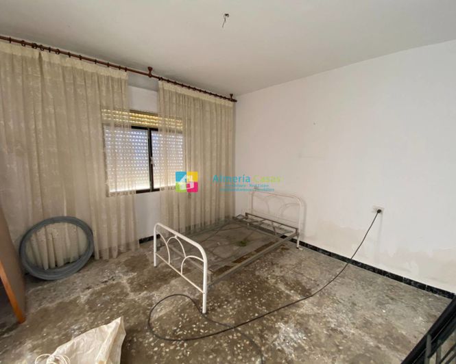 Image No.6-3 Bed Townhouse for sale