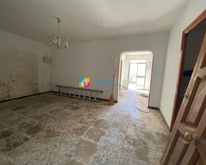 Image No.8-3 Bed Townhouse for sale