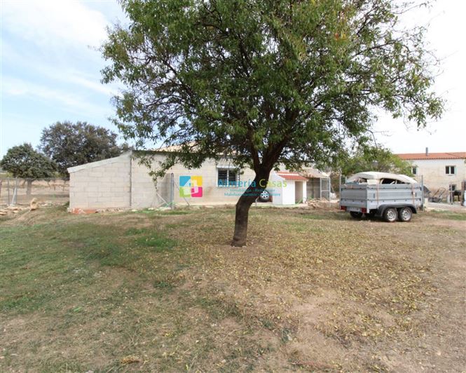 Image No.18-3 Bed Country House for sale