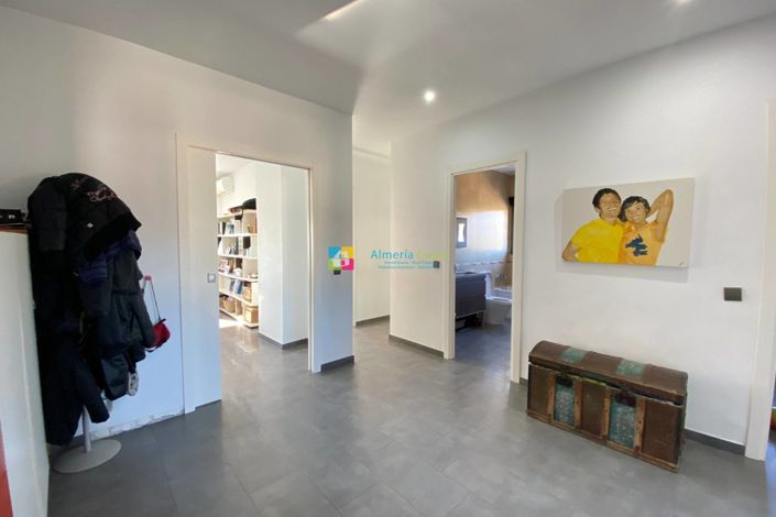 Image No.15-4 Bed Townhouse for sale