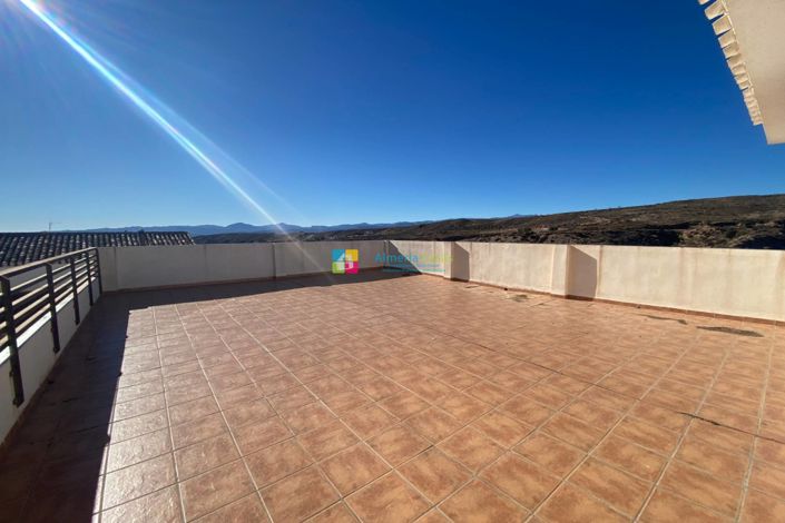 Image No.19-4 Bed Townhouse for sale