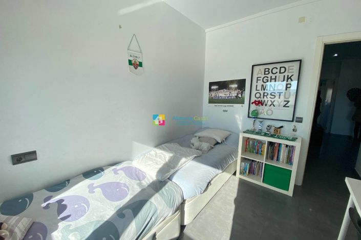 Image No.24-4 Bed Townhouse for sale