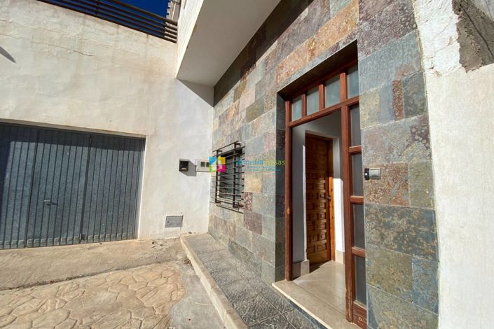 Image No.3-4 Bed Townhouse for sale