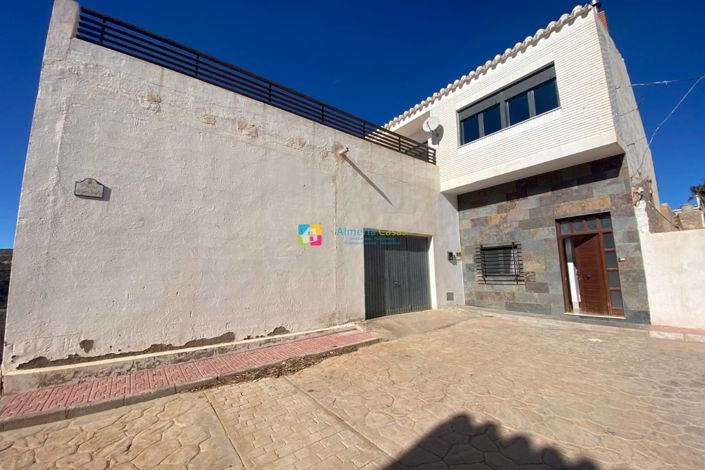 Image No.43-4 Bed Townhouse for sale