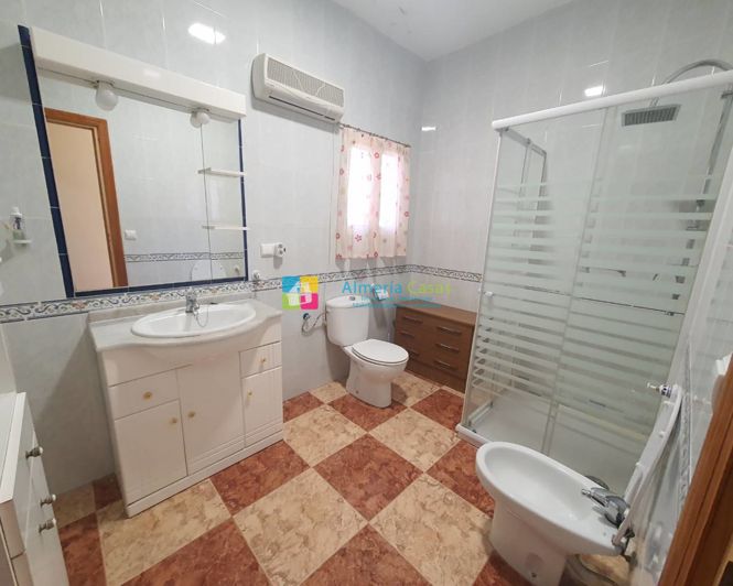 Image No.11-3 Bed Townhouse for sale