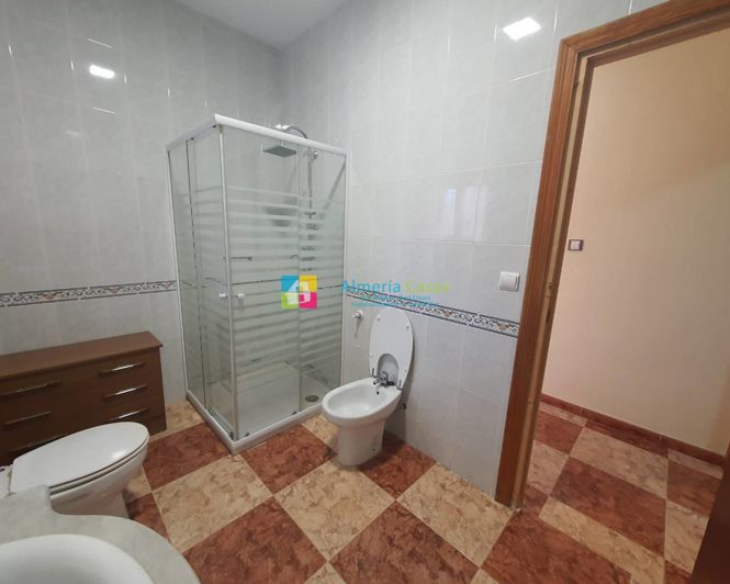 Image No.12-3 Bed Townhouse for sale