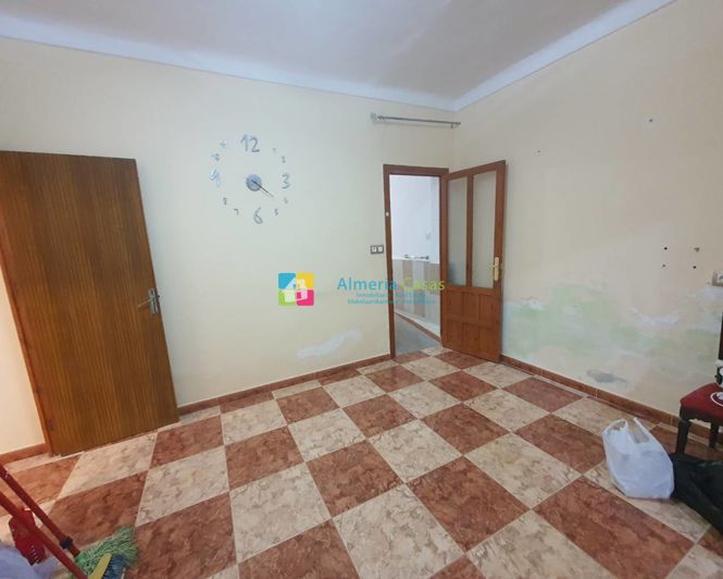 Image No.14-3 Bed Townhouse for sale