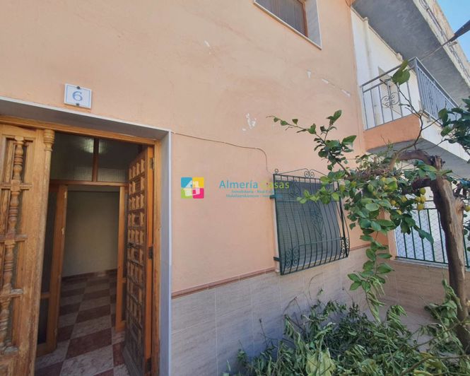 Image No.2-3 Bed Townhouse for sale