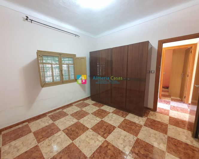 Image No.4-3 Bed Townhouse for sale