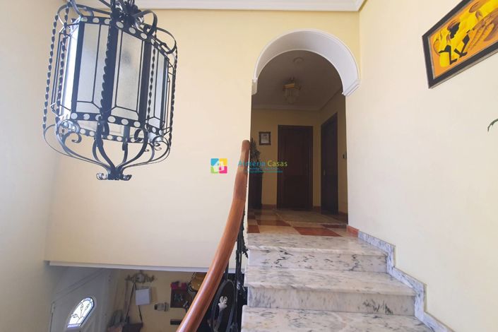 Image No.19-3 Bed Townhouse for sale